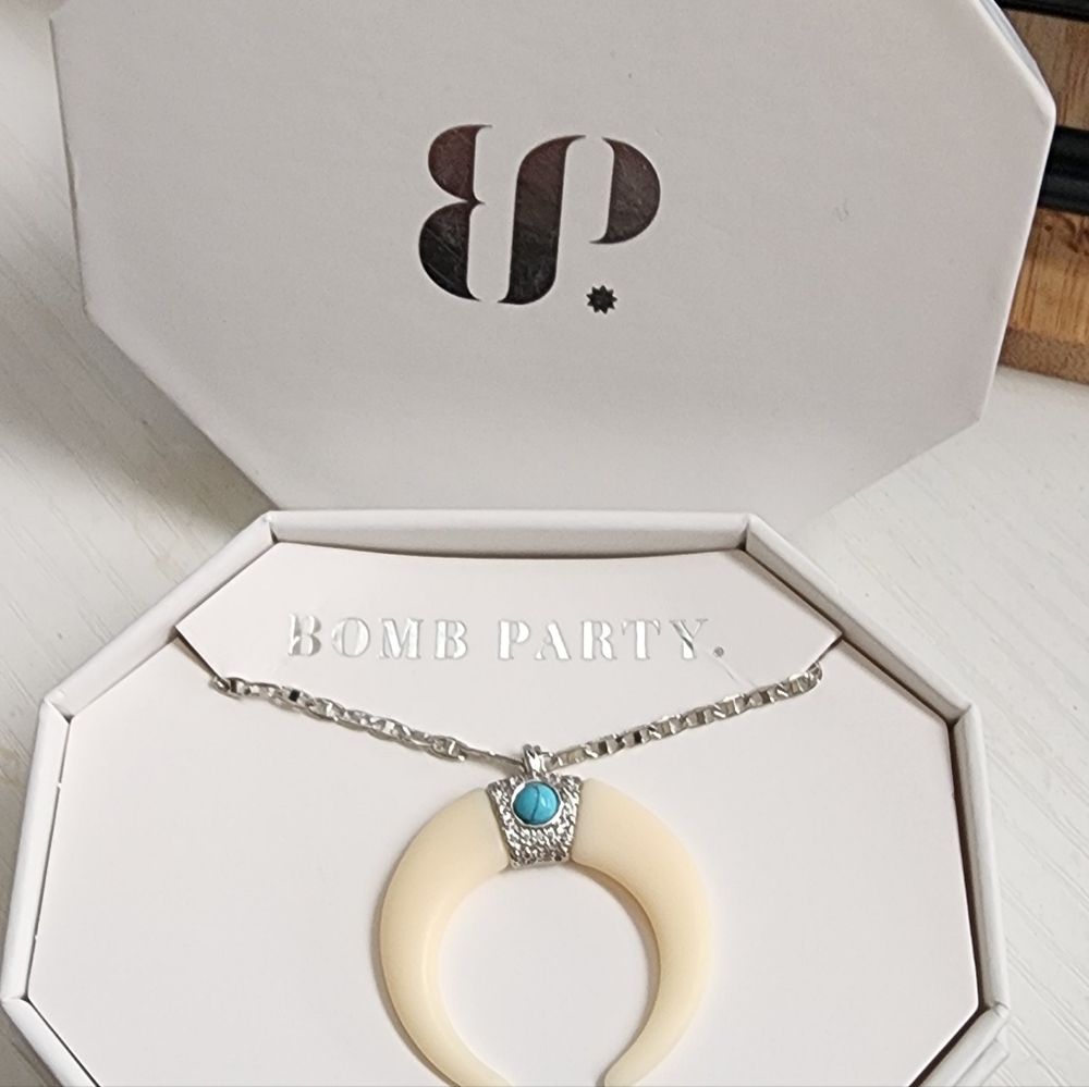 Bomb Party Desert Queen The Tribal Pendant necklace turquoise New in box